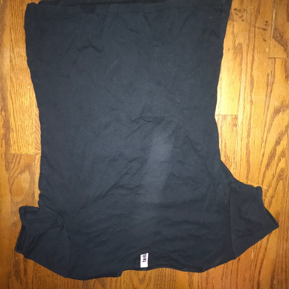Black tee